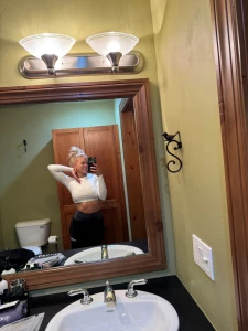 Just took the clothes off and sent in your dms for free