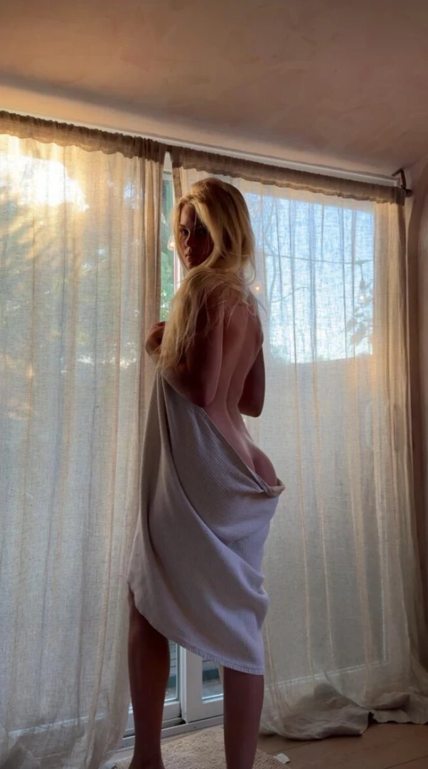 Come check out what happens when you dm me 