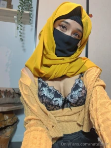Yourgfaliyah likes to sit and feel your hard cock deep inside her she