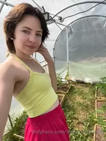 Just another day being a sexy stay at home wife i sure could do with 