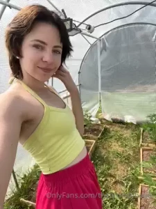 Just another day being a sexy stay at home wife i sure could do with