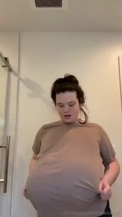 Sent out a vid earlier cone watch me clap my titties together and jump 