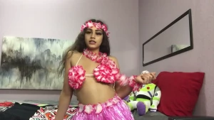 Kaylee farting on buzz lightyear phatkatkylie