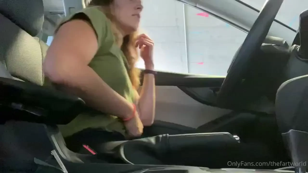 Audrey farting in car nextdoor_dreamx 