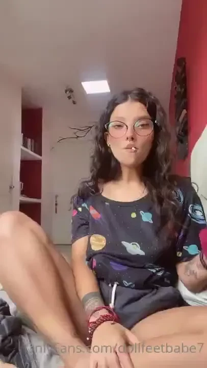 Tip so i can keep smoking with my feet in the air for y all 