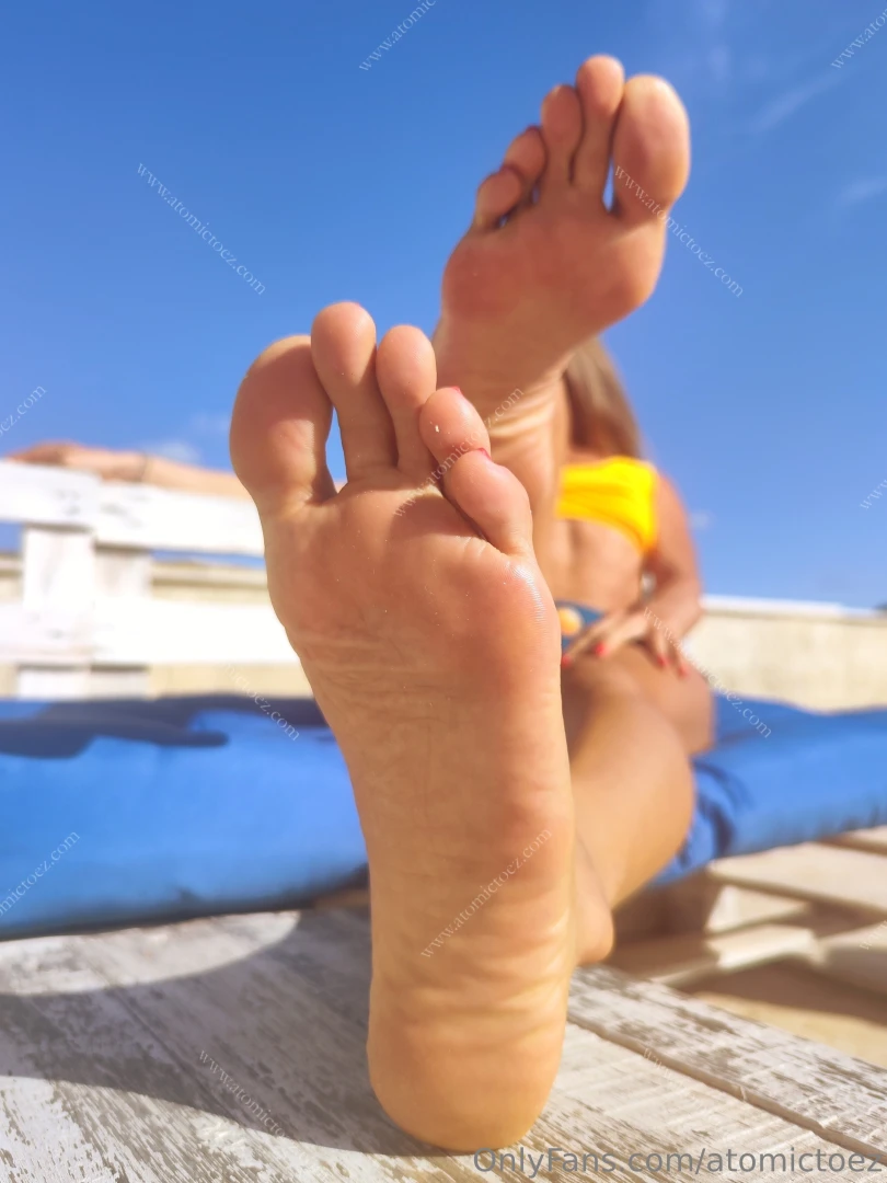 Sunny soles there is a complete photoset on premium page for this 