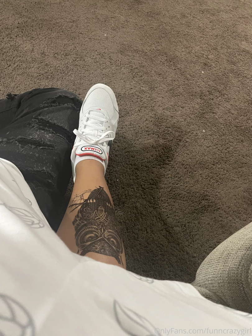 What do you boys think of my new leg tat 