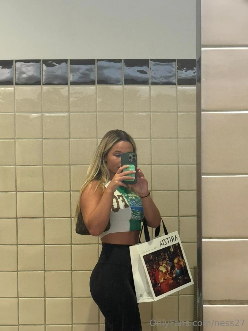 Dm me tonight for a surprise babe 