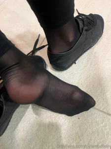 Come to the gym with me let s get ready in the changing room work out part 1