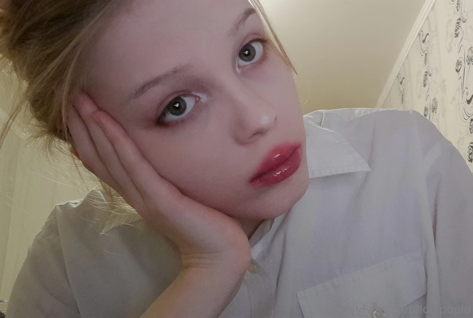 Need your attention to make my day brighter 