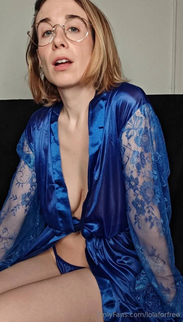 Can you do light licks on each of my nipple 