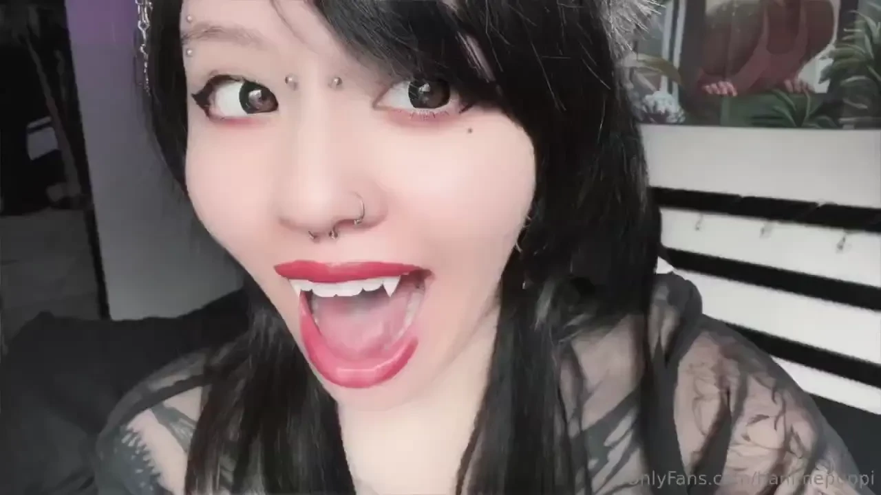Fall into puppies mouth 