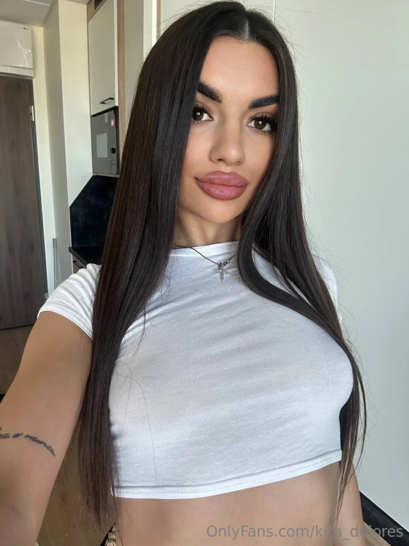 Hands up where i can see them 