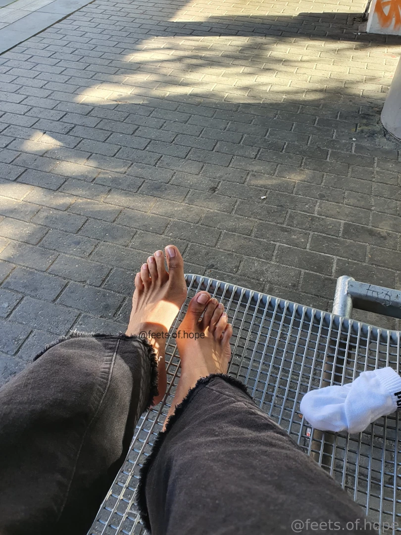 Waiting for the train would you be distracted by my naked feet if you part 1 