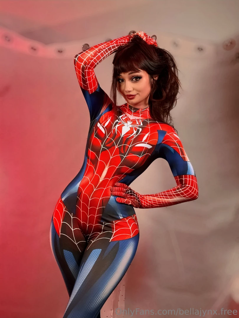Spiderman never looked this good hehe 
