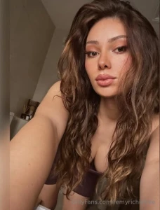 Tried something new with my hair feeling bold and fresh so what do you