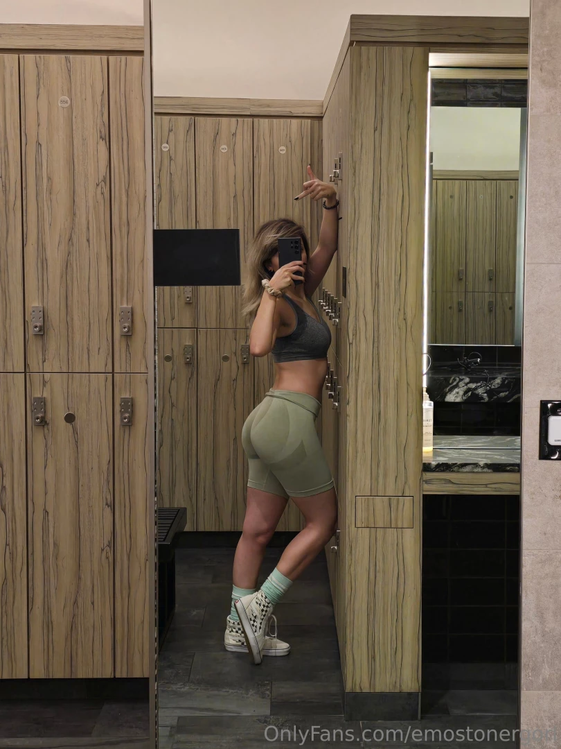 Would you let me kick you in the balls yes or yes 