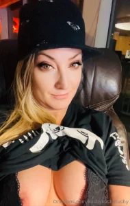 Wanna see more free sub always auto-renew pls