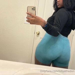 All this ass with no one to grab it