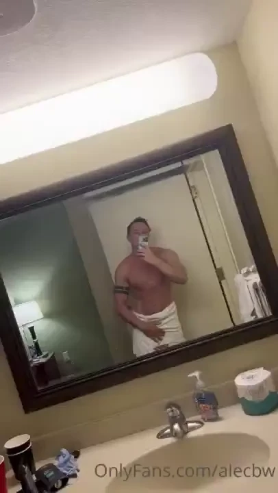 I need someone to cum take a shower with me 
