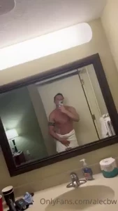 I need someone to cum take a shower with me