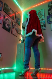 Merry christmas eve to those who celebrate of course happy weirdly part 15