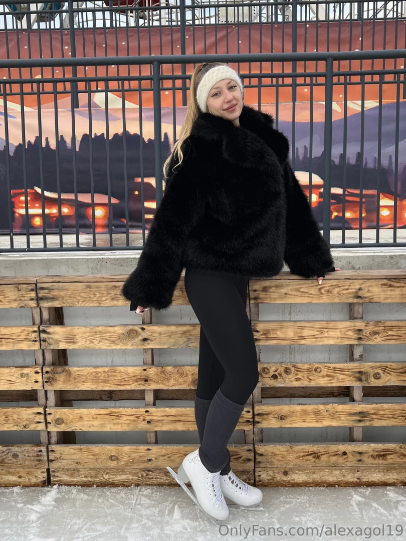 Love ice skating soo much somebody buy me an ice ring so i can do it part 1 