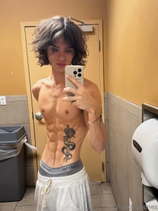 Let s just say tonight s gonna get crazy for some of the bonerz