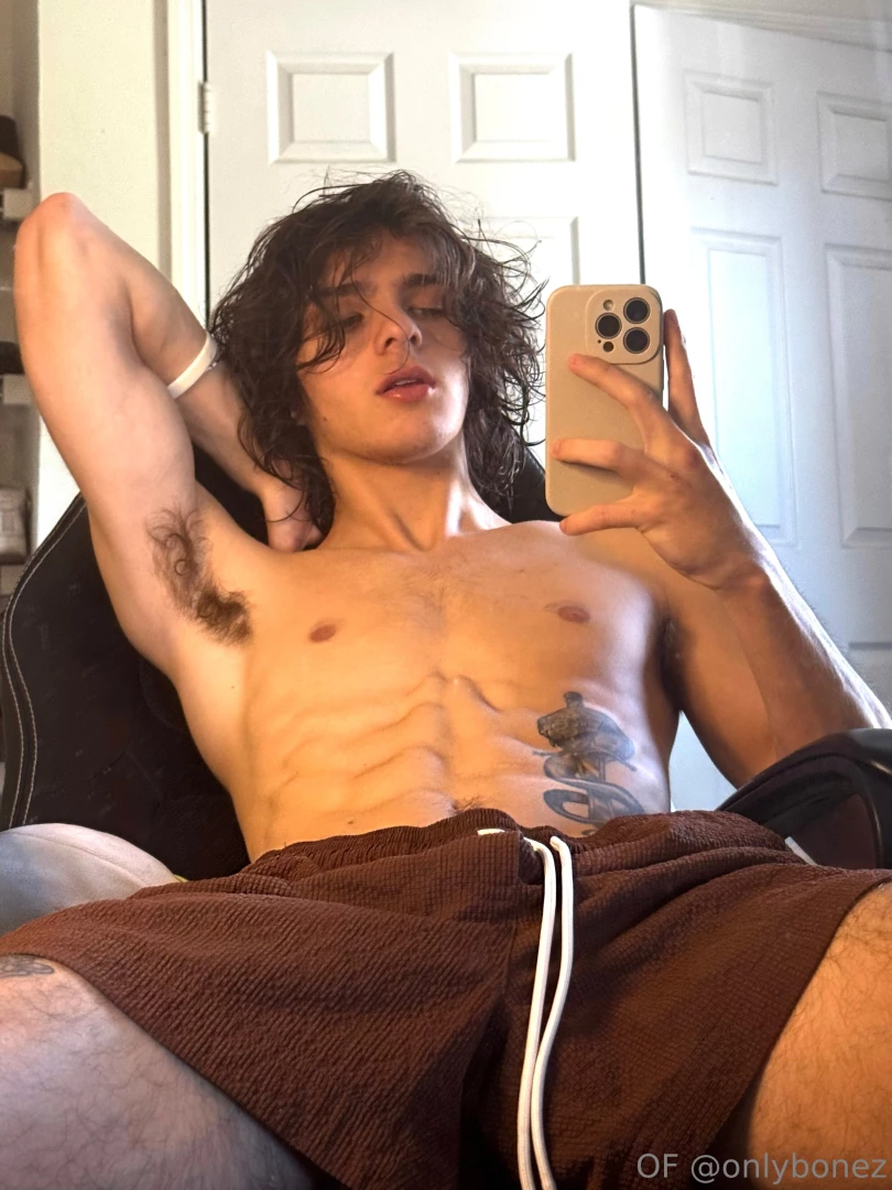 Idkk should i send out some new content i filmed this week 