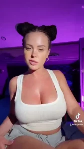 I am looking for guys who want to jerk off to me tiktok instagram
