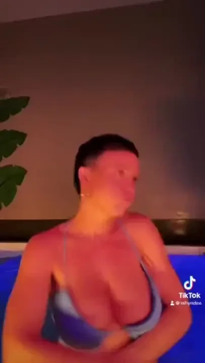 I got big boobs silly goofy tiktok snap tits busty milf bigtits 
