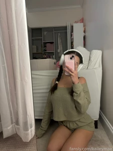 Ootd my apartment is an absolute disaster since i started packing part 1