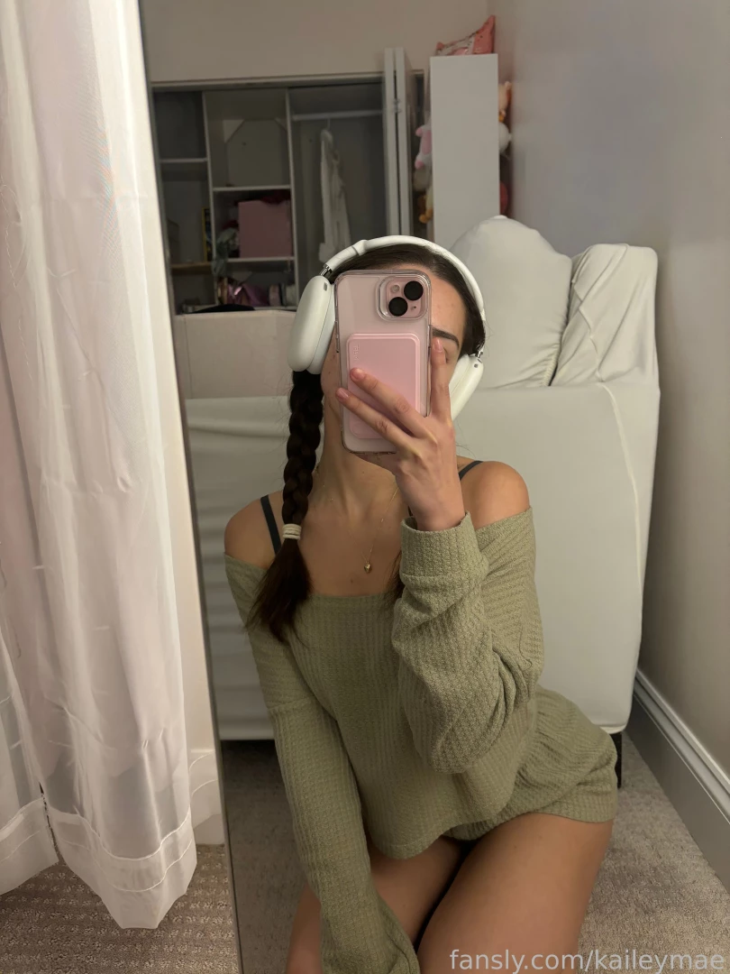 Ootd my apartment is an absolute disaster since i started packing part 2 