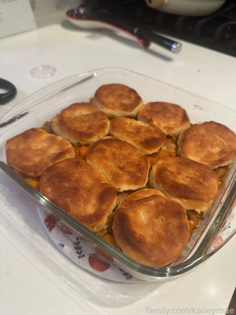 Made a yummy chicken biscuit pot pie on stream last night that i was part 2 