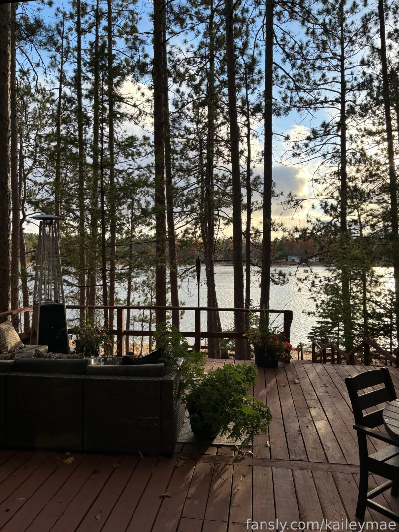 Ootd in a cabin in the middle of nowhere and i ve never felt more at 