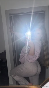 This ass really popped off under the flash