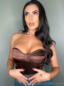 Amazing april contribute 10 below to recieve all of the following