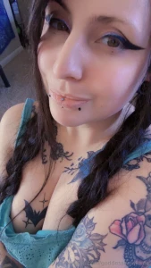 Omg i made my miss_enviii1 page free on accident ooops i m just gonna