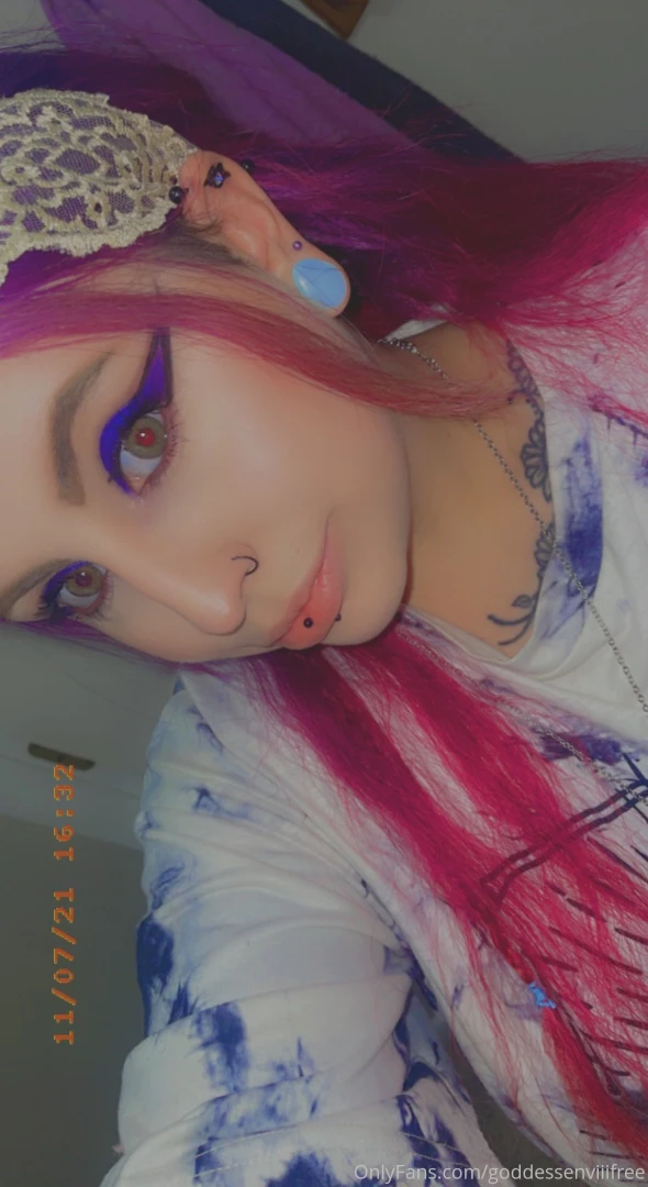 Onlyfans com miss_enviii1 subscribe to my vip miss_enviii1 for 20 mins part 1 