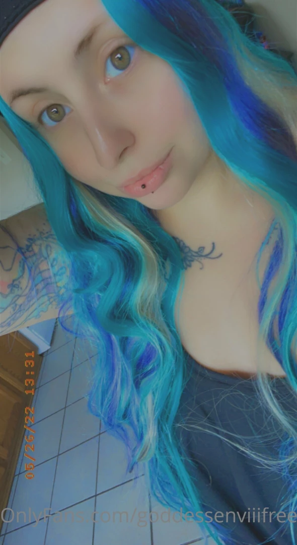 Sub to my paid page and cum for me onlyfans com miss_enviii1 