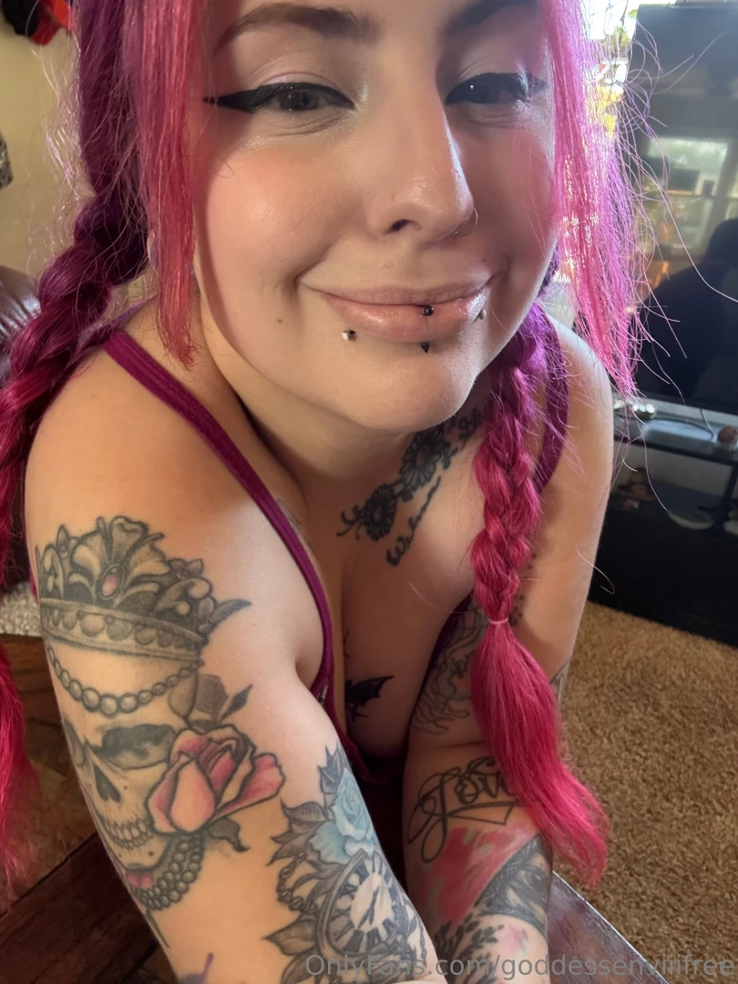 Tip 40 right now amp receive 1 year access to my vip onlyfans 