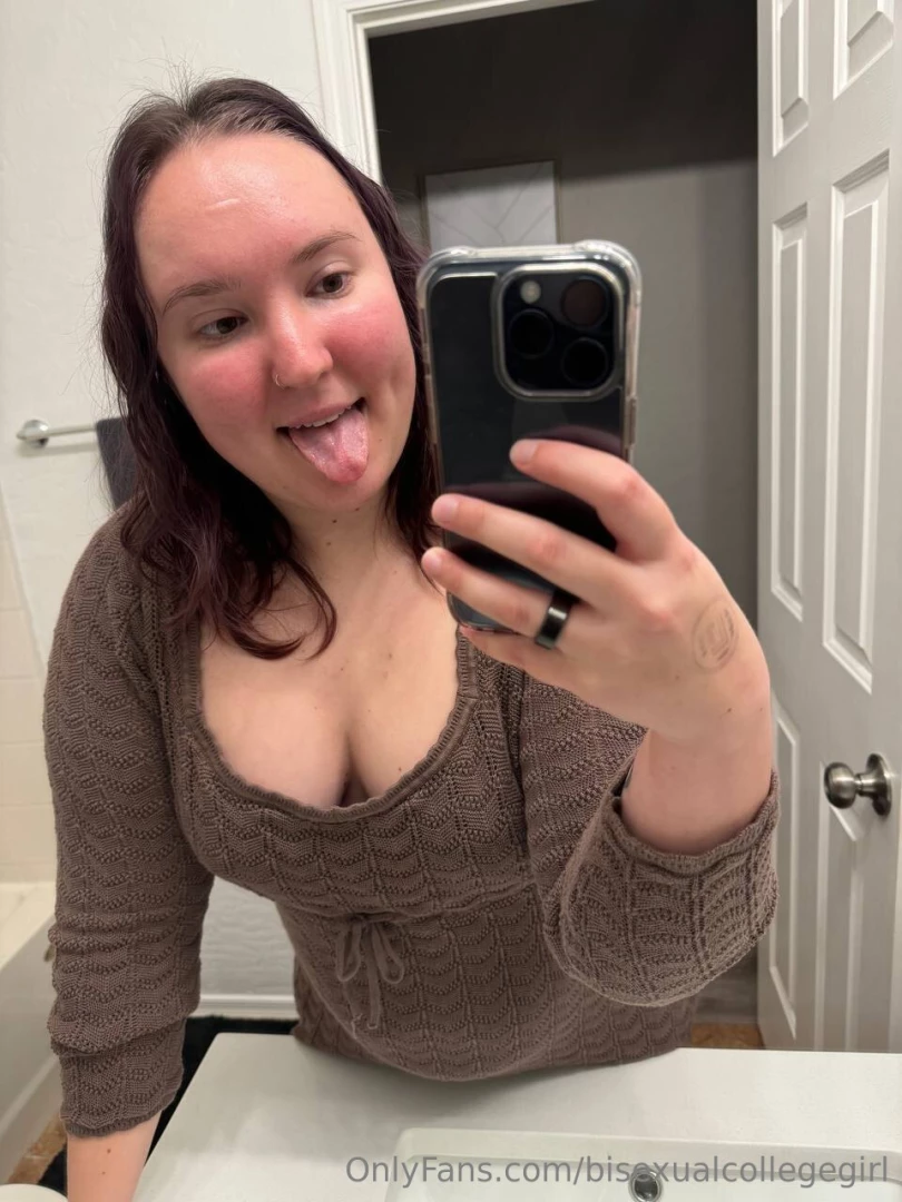 Nice place for a cum shot don t you think 