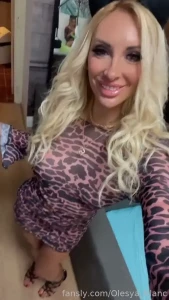 Who s this sexy dirty kitty milf skinny blonde hotmom