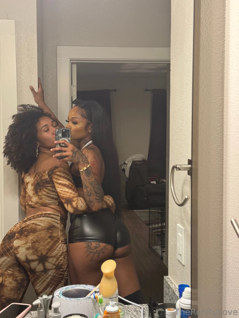 A lot more nudes and a lot more fun onlyfans com therenitylove doing part 1 