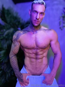 If you think buffalo chicken wings are hot you should try me