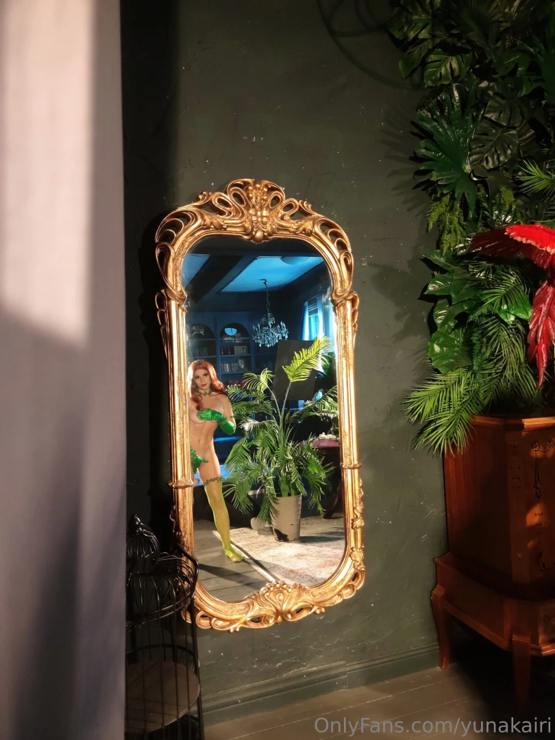 This photo is for the most attentive fans who s your fav villain girl 