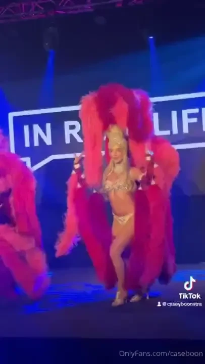 Still can t get over this look 