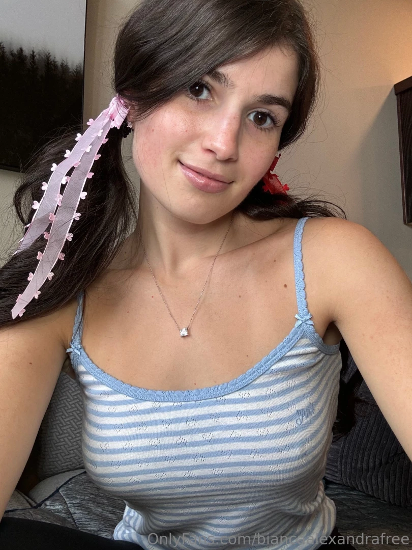 Do you like my hair in pigtails 