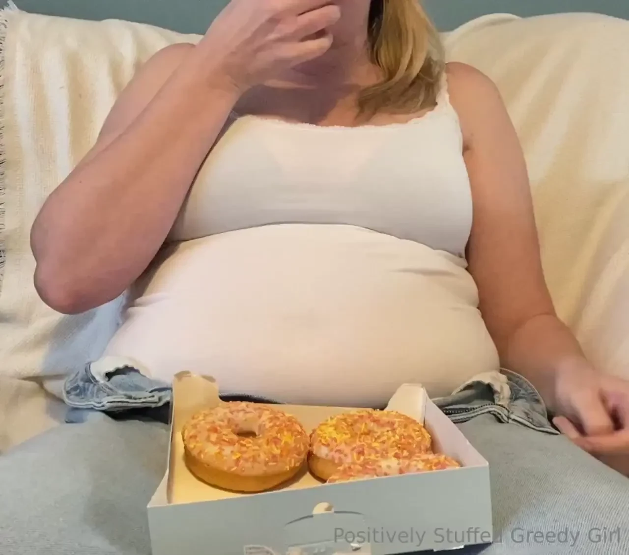 Getting fat for february- day 33 - i m at my biggest ever my jeans don 