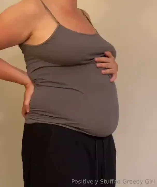 One large pizza and a litre of water left me nice and swollen and 